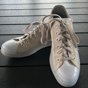 Like New Converse Chuck Taylor All Star CX Low